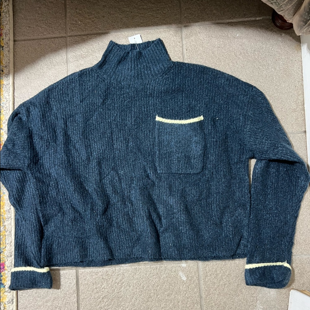 American Eagle Navy cropped sweater